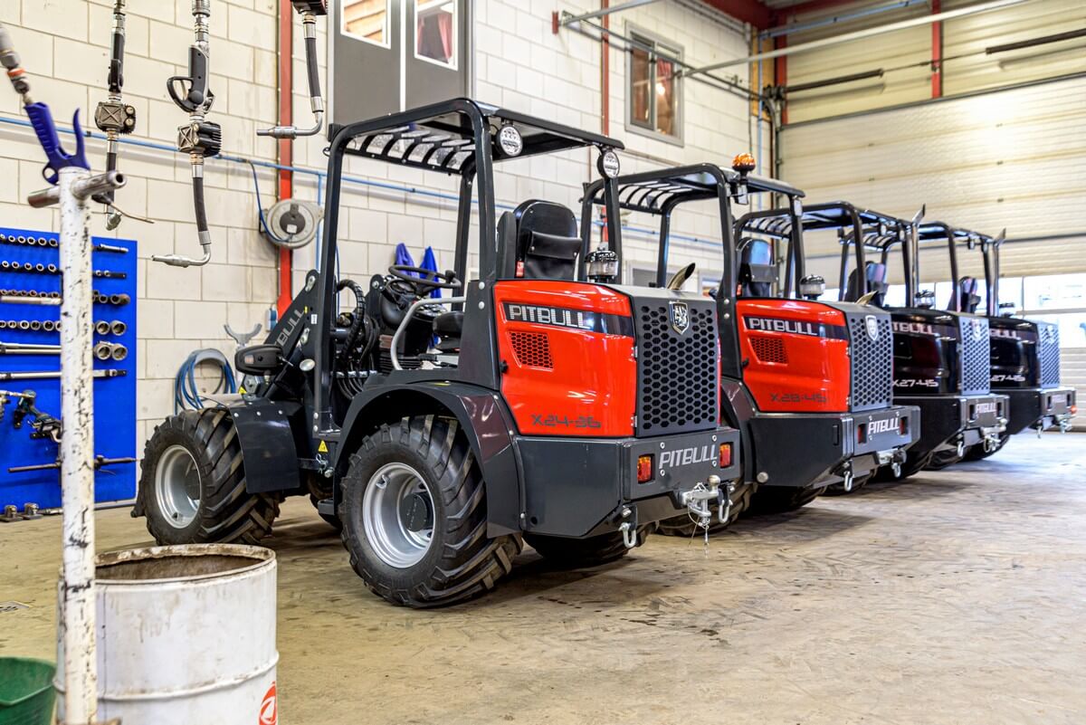 Bos Mechanisatie in - Reparatie en onderhoud tractoren, landbouwmachines, grondverzetmachines - dealer New Holland en Pitbull loaders